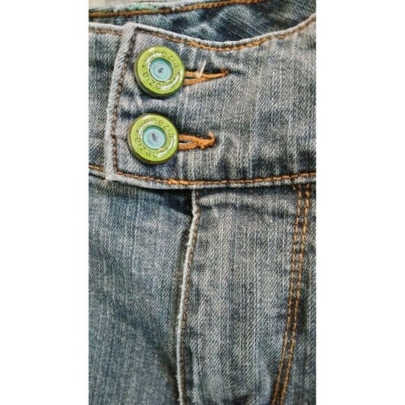 Venezia Size 22 Stretch Denim Capri Jeans Green Button Accents Mid Rise Cropped - Picture 3 of 9